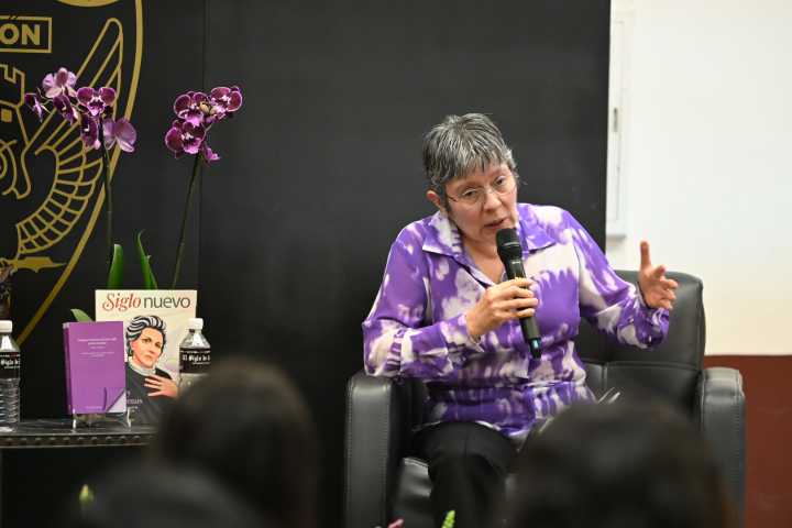 Nancy Cárdenas vuelve a casa y presenta libro en El Siglo de Torreón