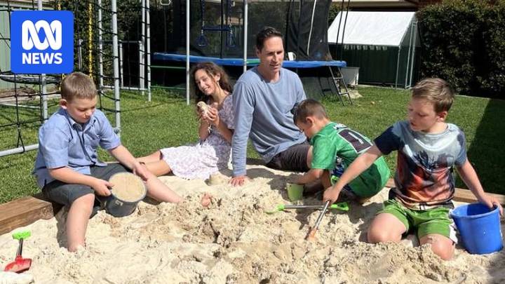 'Accidental' homeschooling on the rise, as families say schools are not coping