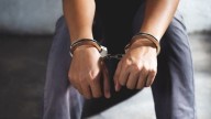 Laredo: joven de 19 años es arrestado por tratar de cruzar auto por el puente; 'lo sé, es robado'