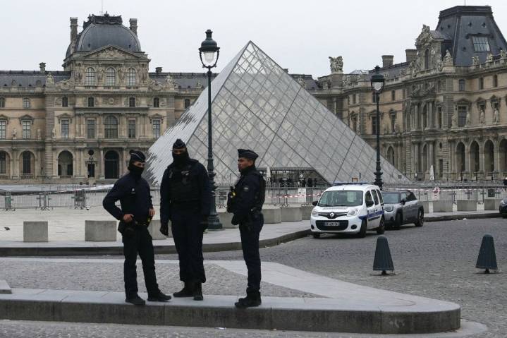 Thieves steal ‘priceless’ jewels from Louvre Museum in bold daytime heist