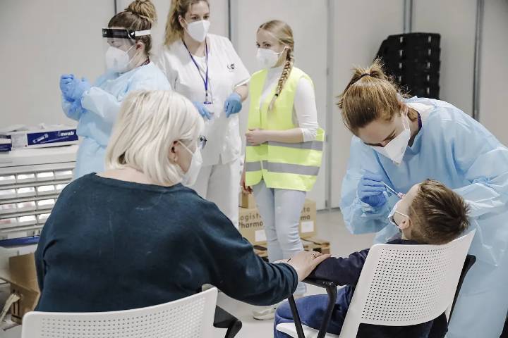 Covid persistente en niños: un estudio pone el foco del riesgo de las reinfecciones desde la era ómicron