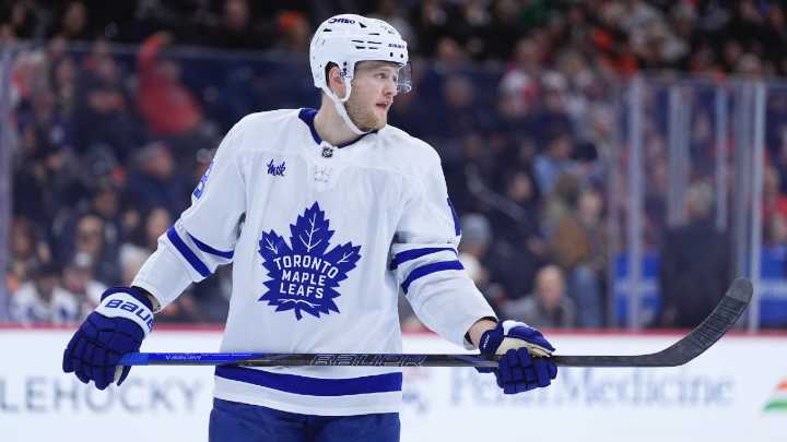 Maple Leafs’ Lorentz exits game vs. Blue Jackets with upper
