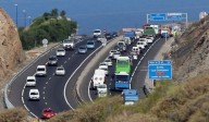 La Guardia Civil para un furgón en la TF-1: sin ITV ni seguro, pero eso no fue lo que dejó a los agentes boquiabiertos
