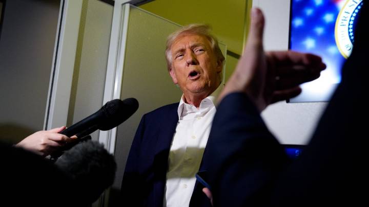 Trump heads to 3-country sprint in Asia, meeting with Xi as government shutdown drags on at home