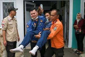 Indonesia free meals programme under fire after thousands sickened