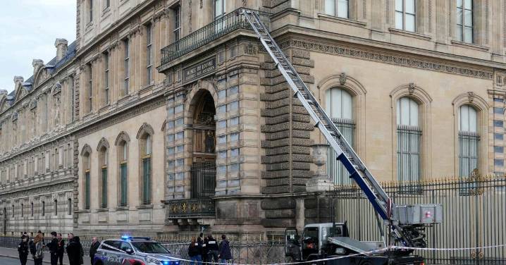 Deficiencias de seguridad: la hipótesis que explica el robo de joyas del Louvre