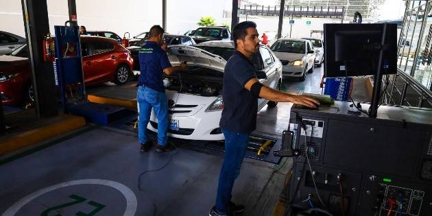 Verificación vehicular en Jalisco: Morena y aliados perfilan sustituir el programa por uno de afinación
