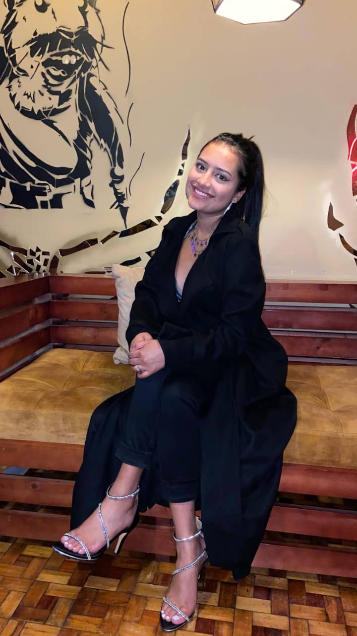 Shanna Román: Talento y Sentimiento en una Ceremonia Inolvidable