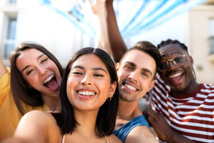 Miss Manners: Please don’t include me in your Facebook group shots
