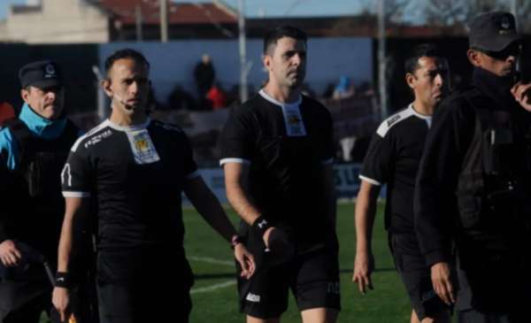 El bahiense Juan Nebbietti dirigirá la final por el ascenso entre Atlético de Rafaela y Bolívar