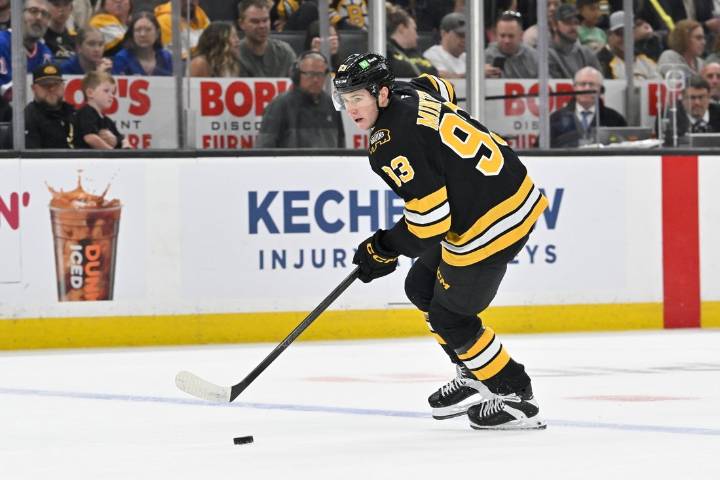 Deadspin | Minten, Korpisalo deliver in overtime as Bruins edge Blackhawks