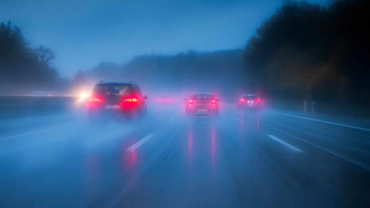 Recomendaciones para conducir bajo la lluvia: ojo con situación que muchos pasan por alto, incluso, en simples lloviznas