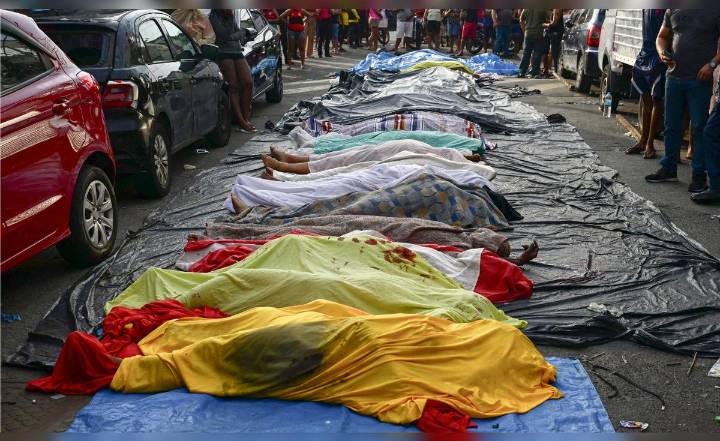 Hallan más de 64 cuerpos en favelas de Río de Janeiro y muertos tras fatal operativo policial aumenta a 128