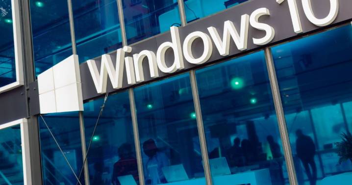 Windows 10 warning as hackers target users who skip update