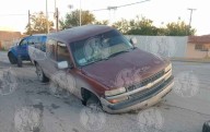 Camioneta queda atrapada en hundimiento en El Barreal