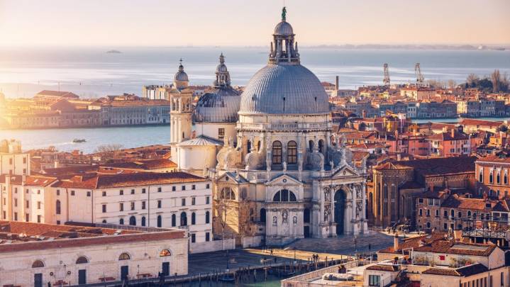 Fashion's Sustainability Journey Unpacked at 2025 Venice Forum