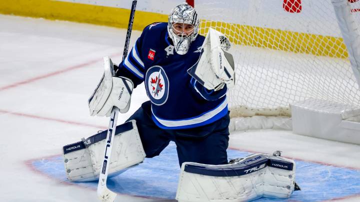 Trophy Tracker: Hellebuyck preseason choice to win 3rd straight Vezina with Jets