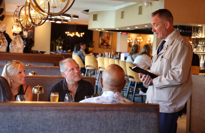 How South Florida diners and servers can better get along
