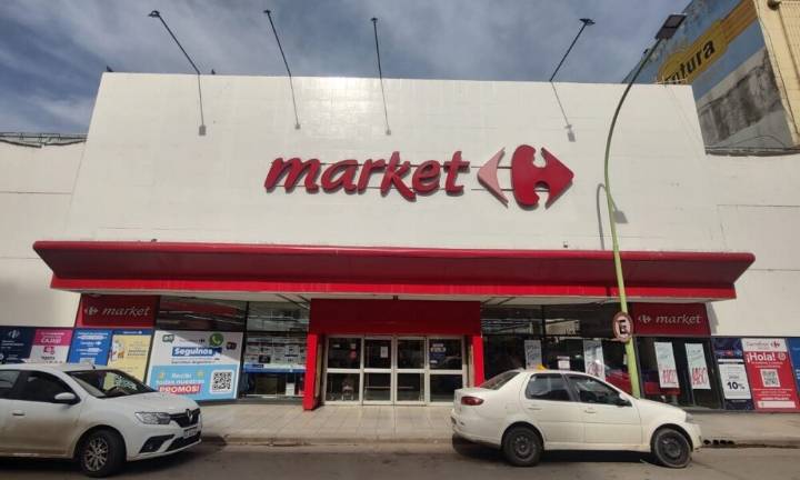 Clausuran céntrico supermercado por presencia de heces de roedores