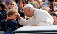 León XIV aboga por una iglesia “abierta” a la humanidad y a sus preguntas