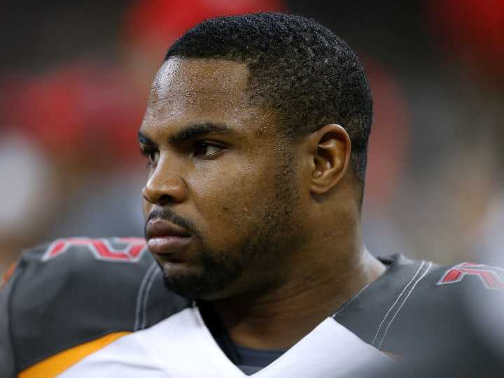 Doug Martin, former NFL Buccaneers All-Pro running back, dies at 36