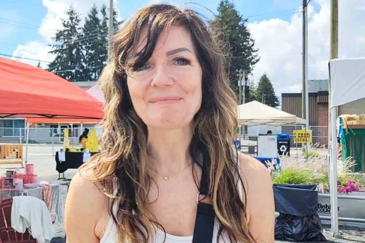Pumpkin pie giveaway brings fall cheer to Aldergrove