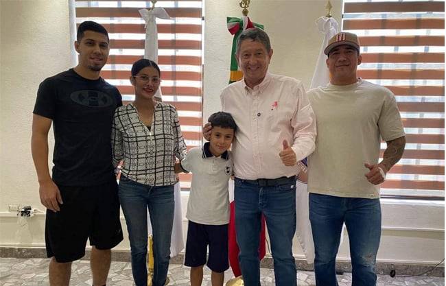 Apoya alcalde de Allende a futbolistas en viaje de competencia