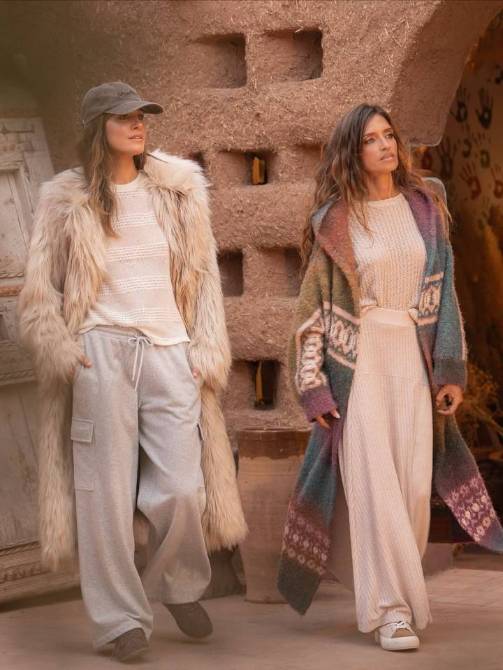 Sara Carbonero tiene la chaqueta más bohemia que eleva cualquier look en los días más fríos (y grises) de Madrid
