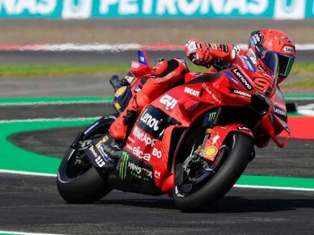 Marquez to miss two races with fracture