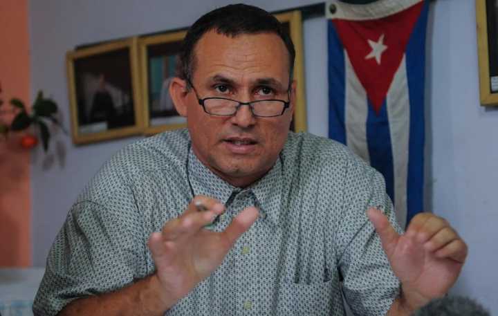 Disidente cubano José D. Ferrer disfruta de libertad, pero en el exilio
