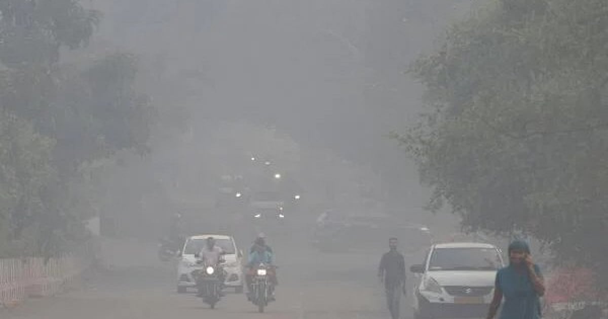Delhi wakes up to 'very poor' air on Diwali morning