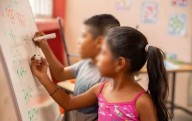 Apoyan San Columbanos a niños en su educación