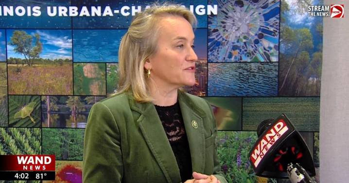 'Absolutely not right': Nikki Budzinski condemns funding cuts during U of I visit