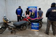 Operativos en Huaico Hondo y Villa Borges: tres detenidos y una moto "trucha" secuestrada