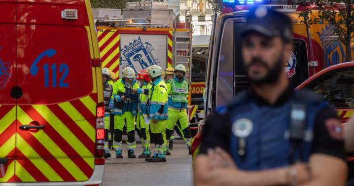 El derrumbe de un edificio en obras en el centro de Madrid, en imágenes