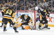 Deadspin | Jackets let lead slip way, but sink Penguins in shootout