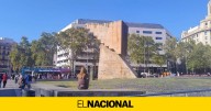 El monumento a Francesc Macià de Barcelona, vandalizado con pintadas a favor de Palestina