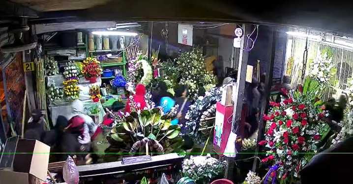 Terror en el Rímac: 30 encapuchados destruyen el mercado de flores Uniflor durante violento intento de desalojo