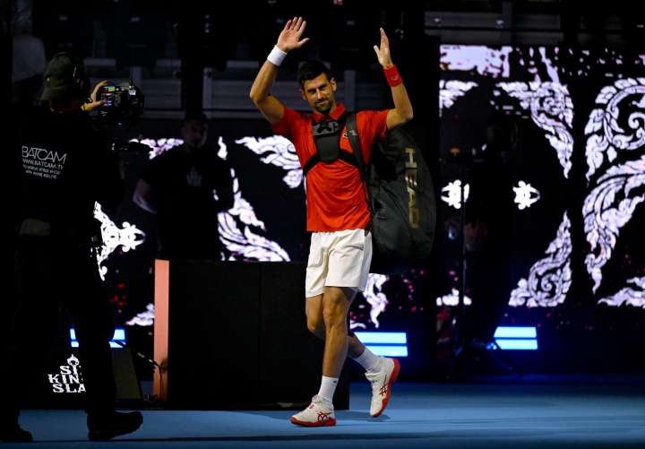 Fritz rompe el maleficio y vence a un exhausto Djokovic que no pudo acabar el partido