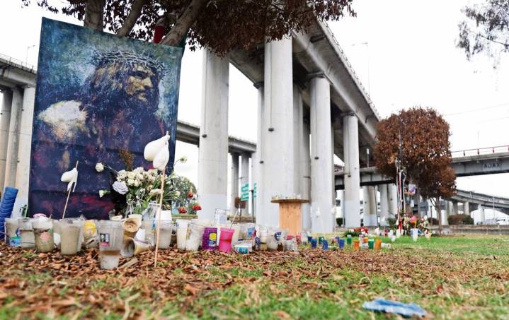Eduardo sobrevivió al fuego del Puente de la Concordia: "A veces sueño con el ruido"