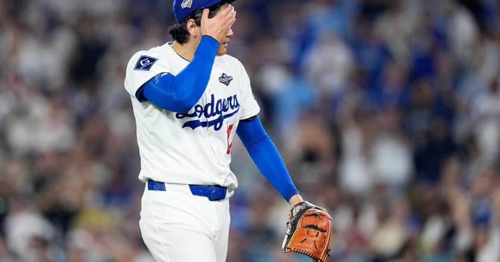 Shohei Ohtani has an off night in his two-way World Series debut