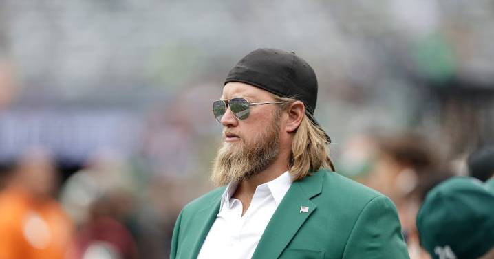 Nick Mangold dies at 41