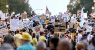 ‘No Kings’: miles de personas protestan en todo EU contra Trump