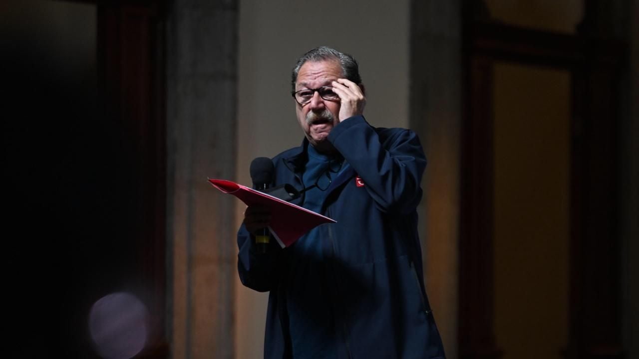 Paco Ignacio Taibo II desata polémica en la mañanera por “cuota de género” en literatura