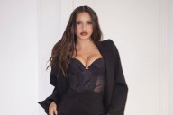 En fotos. El nuevo look de Pamela Anderson, el osado vestido de Nathy Peluso y el triplete de Emilia Mernes en París