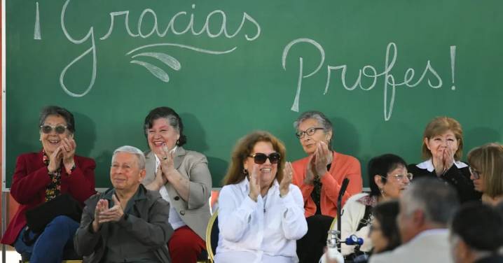 Presidente Boric celebra primer pago de la Deuda Histórica de los profesores: Revisa el calendario completo