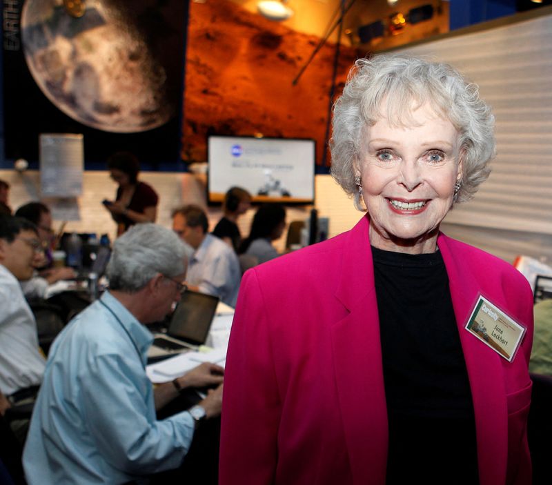 June Lockhart, actor in TV's 'Lassie' and 'Lost in Space,' dies at 100