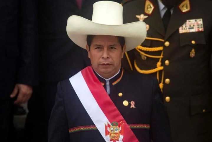 Insiste Sheinbaum en liberación de Castillo en Perú