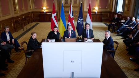 Europe tightens sanctions on Russia, boosts support for Ukraine