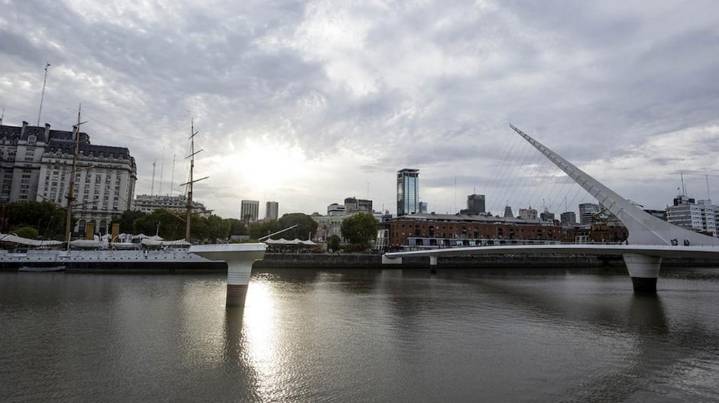 Cambia el pronóstico del tiempo en Buenos Aires: cuál será el día más frío de la semana, según el SMN